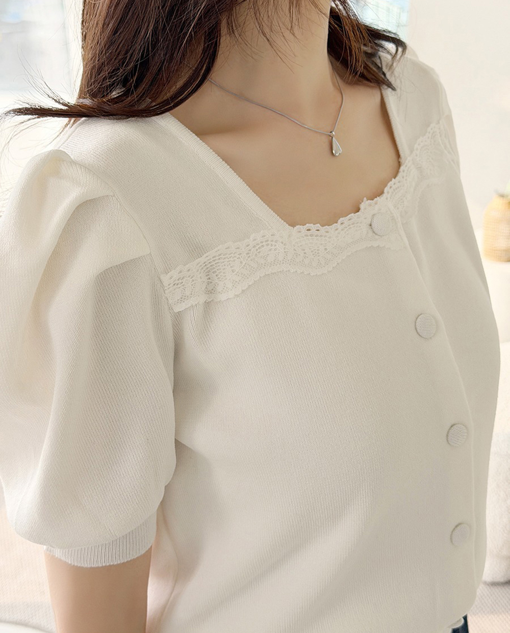 方領蕾絲泡泡袖上衣,KOREA,360634,方領蕾絲泡泡袖上衣,領500,999免運