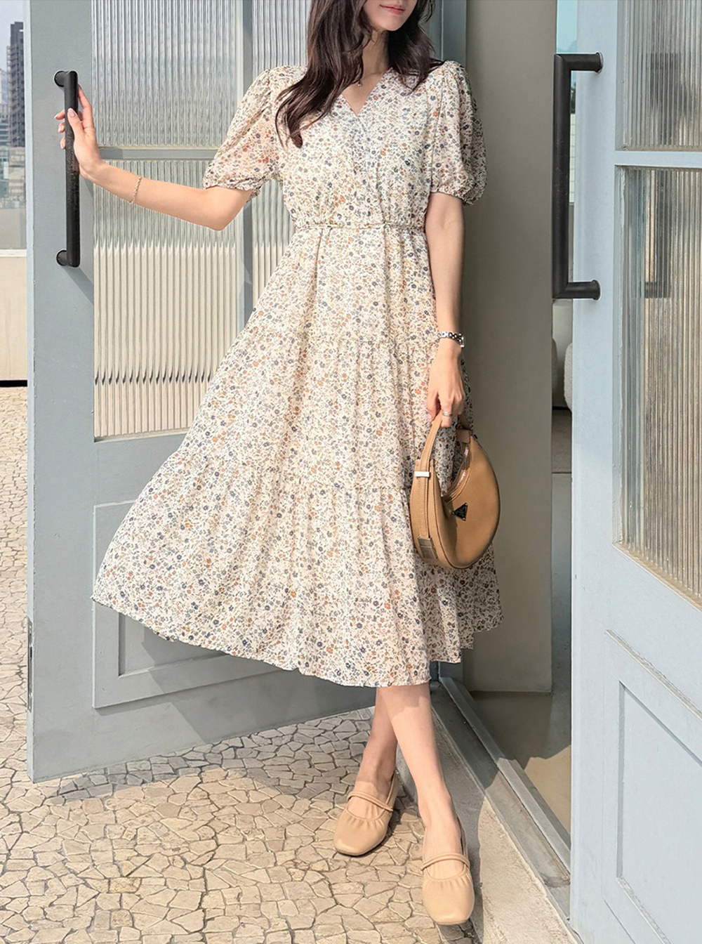 V領碎花飄逸雪紡洋裝,KOREA,361584,V領碎花飄逸雪紡洋裝,領500,999免運