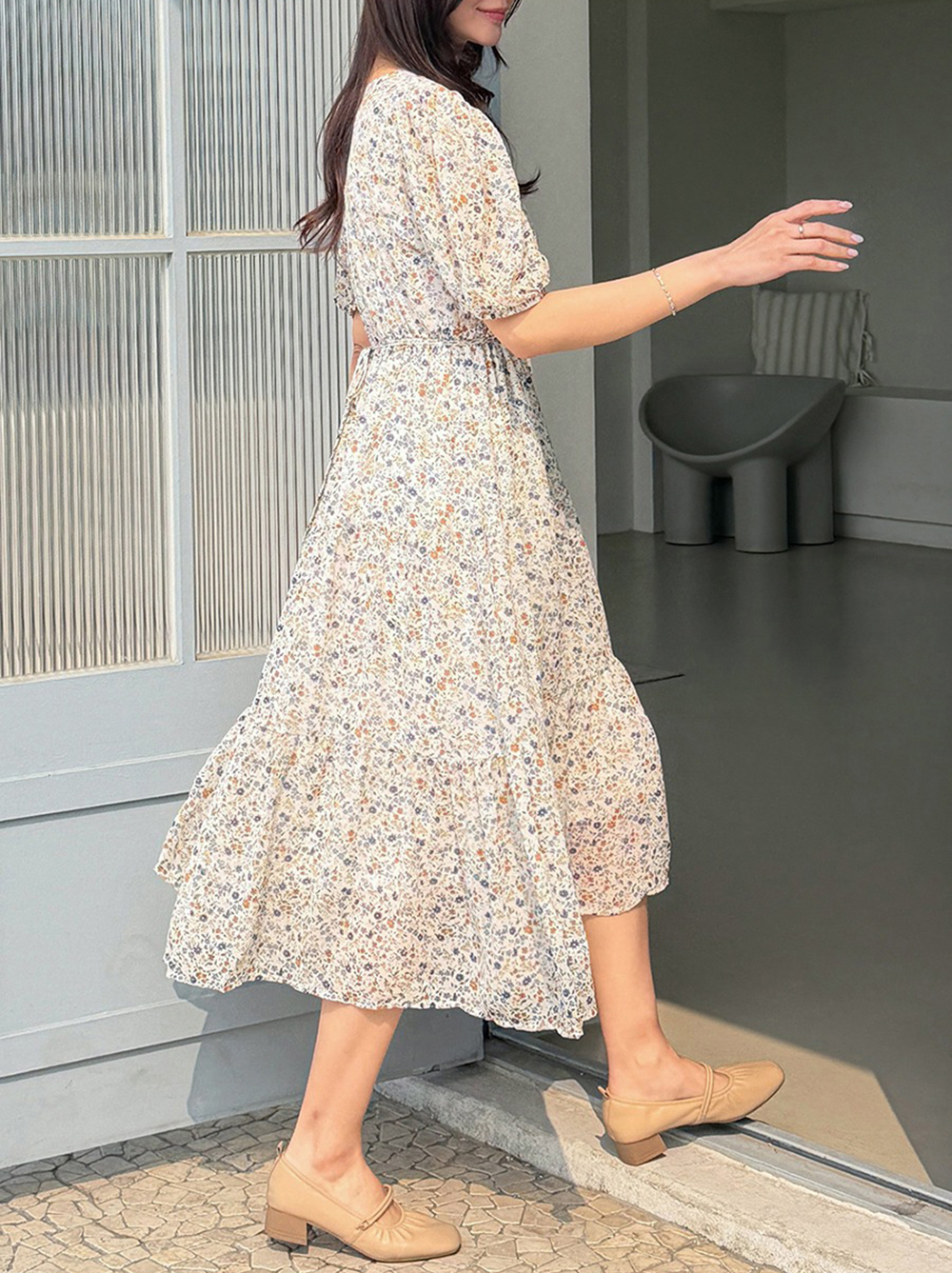 V領碎花飄逸雪紡洋裝,KOREA,361584,V領碎花飄逸雪紡洋裝,領500,999免運