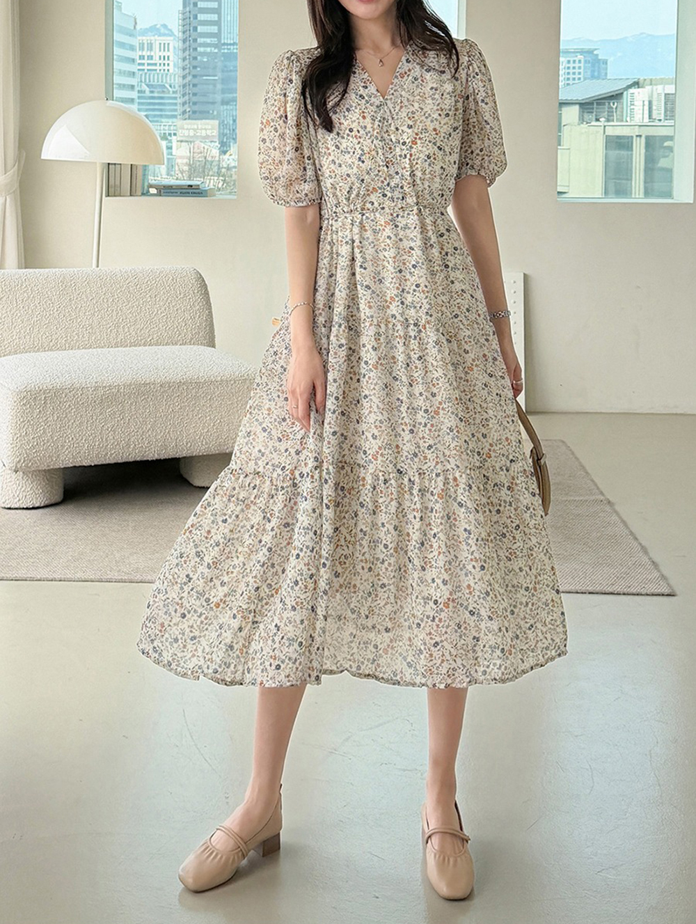 V領碎花飄逸雪紡洋裝,KOREA,361584,V領碎花飄逸雪紡洋裝,領500,999免運