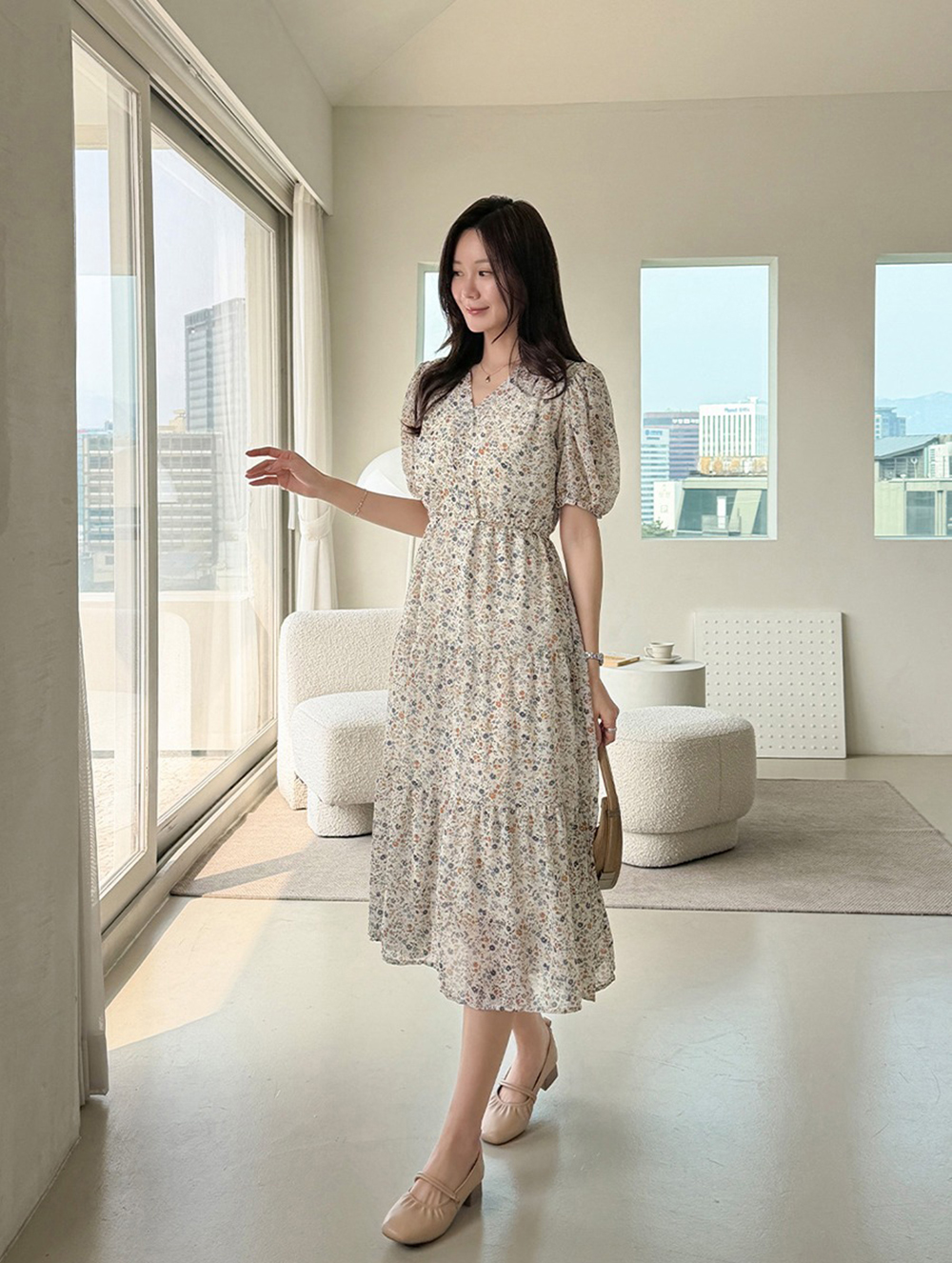 V領碎花飄逸雪紡洋裝,KOREA,361584,V領碎花飄逸雪紡洋裝,領500,999免運