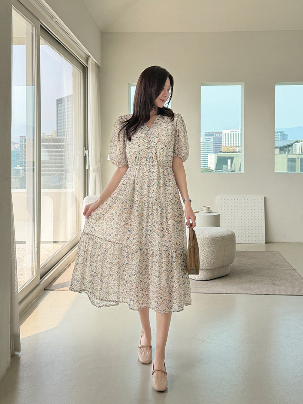 V領碎花飄逸雪紡洋裝,KOREA,361584,V領碎花飄逸雪紡洋裝,領500,999免運