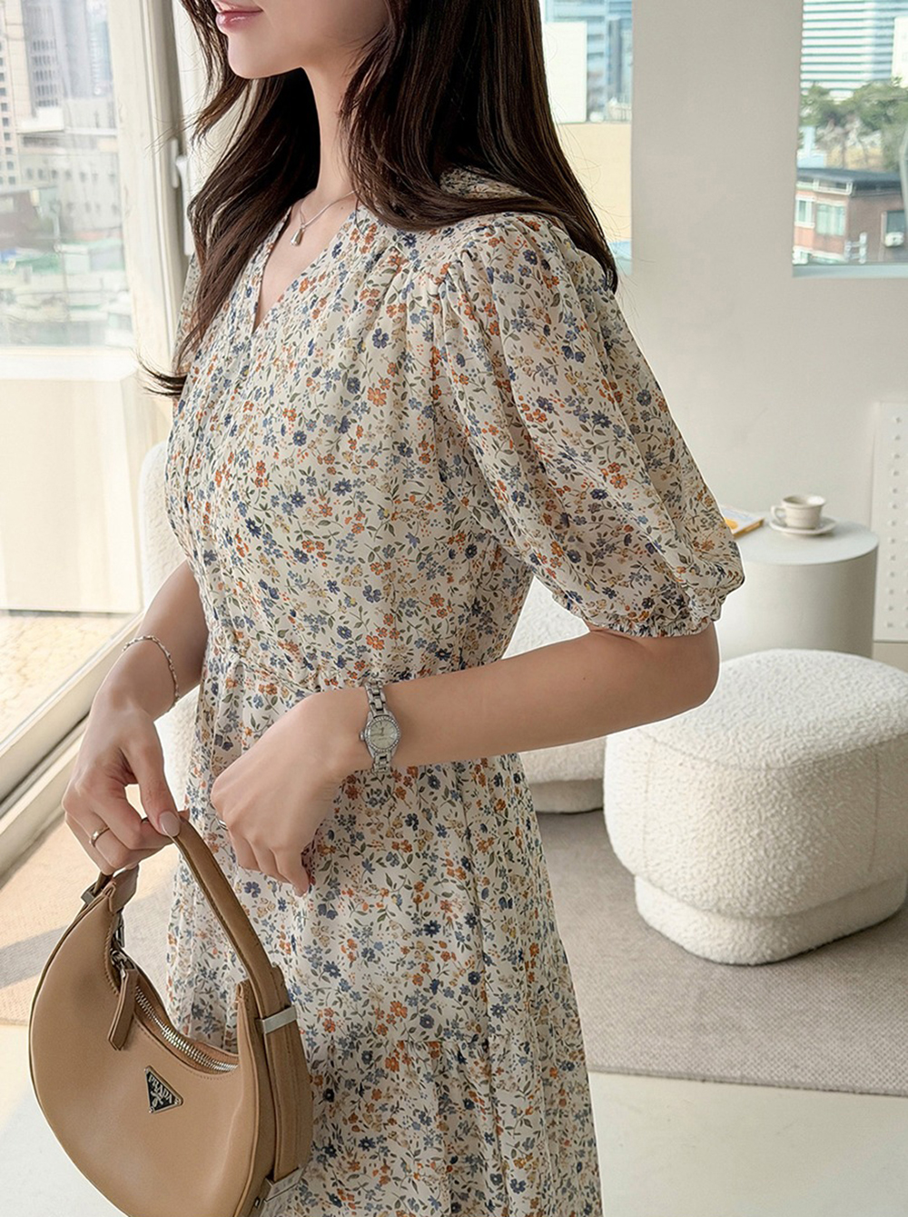 V領碎花飄逸雪紡洋裝,KOREA,361584,V領碎花飄逸雪紡洋裝,領500,999免運