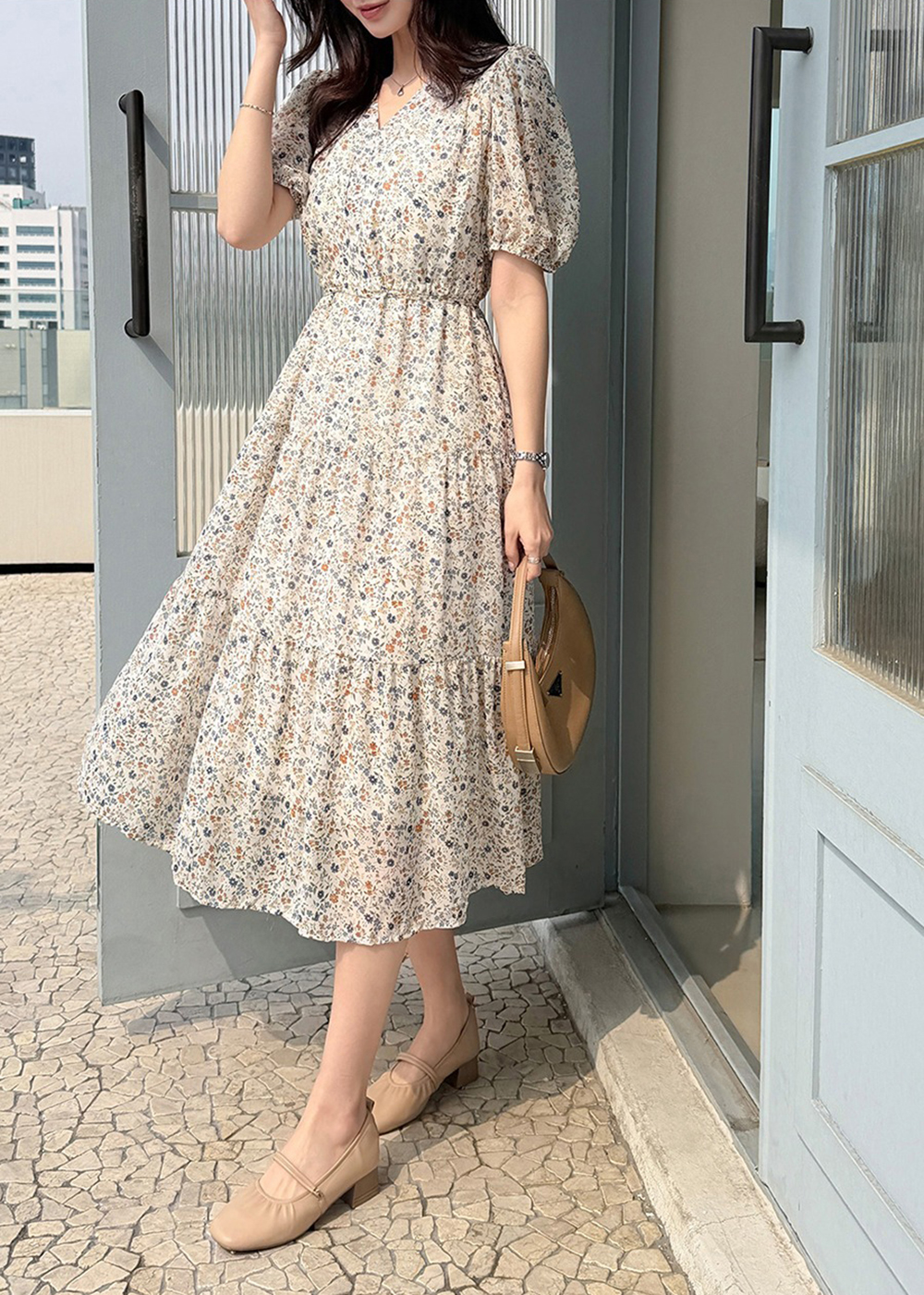 V領碎花飄逸雪紡洋裝,KOREA,361584,V領碎花飄逸雪紡洋裝,領500,999免運