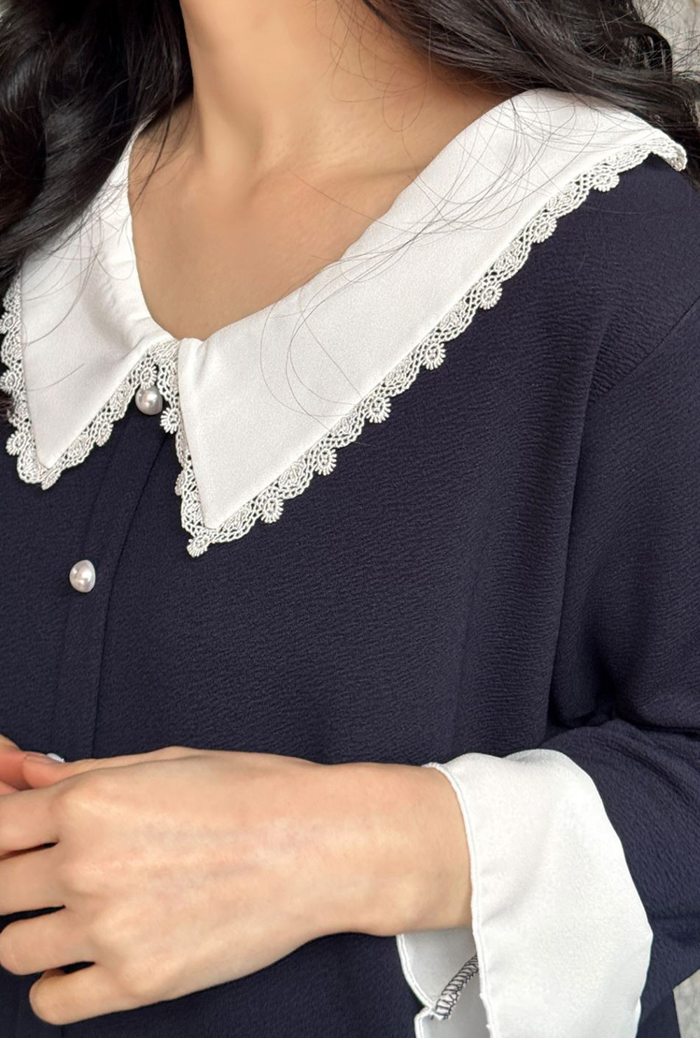 蕾絲領珍珠釦長洋裝,KOREA,362334,蕾絲領珍珠釦長洋裝,領500,999免運