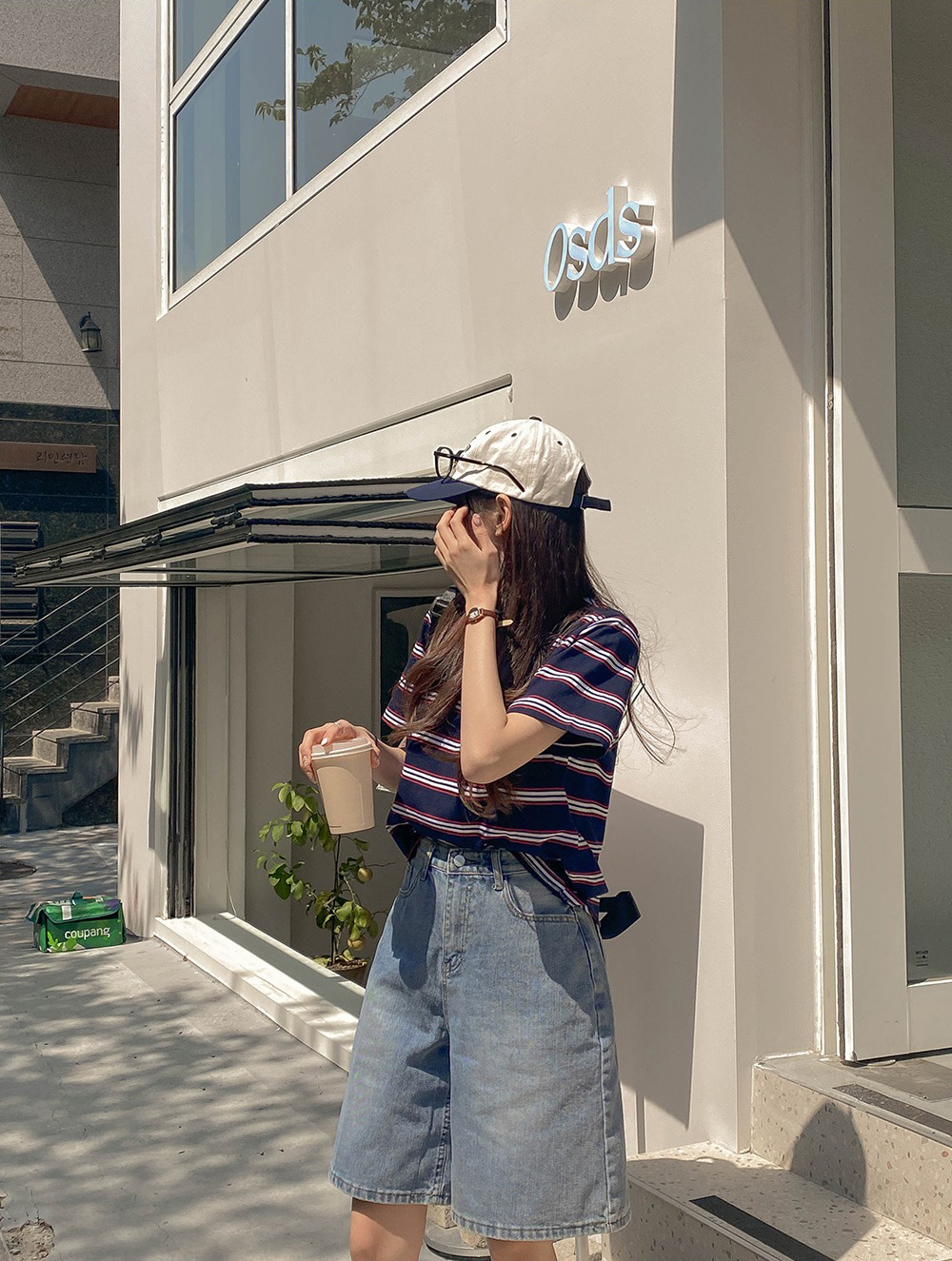 休閒百搭款牛仔短褲,KOREA,363329,休閒百搭款牛仔短褲,領500,999免運