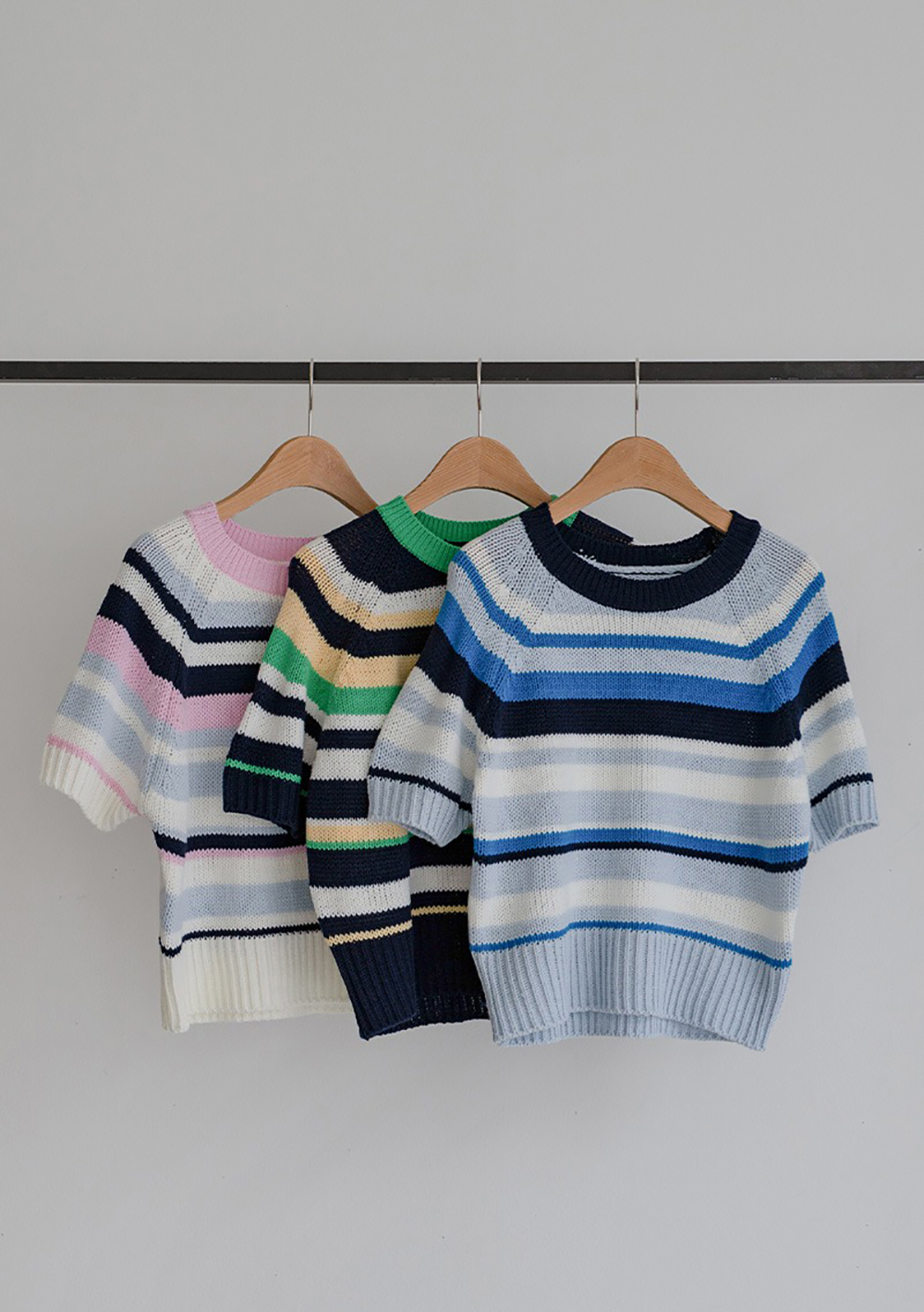 多色條紋短袖針織上衣,KOREA,363634,多色條紋短袖針織上衣,領500,999免運