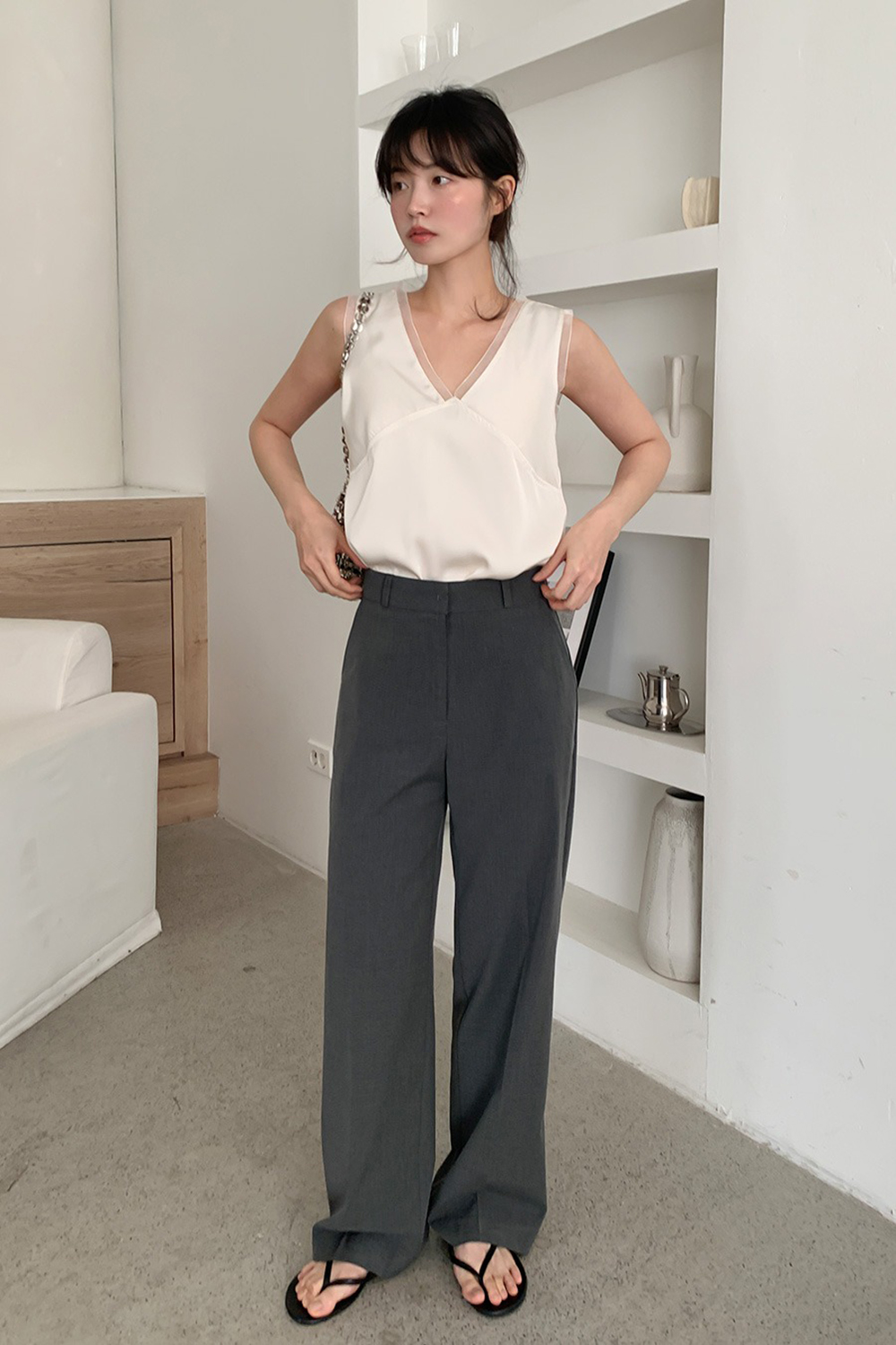 緞面蕾絲拼接V領背心,KOREA,363644,緞面蕾絲拼接V領背心,領500,999免運