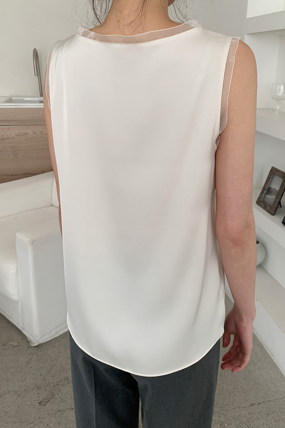 緞面蕾絲拼接V領背心,KOREA,363644,緞面蕾絲拼接V領背心,領500,999免運