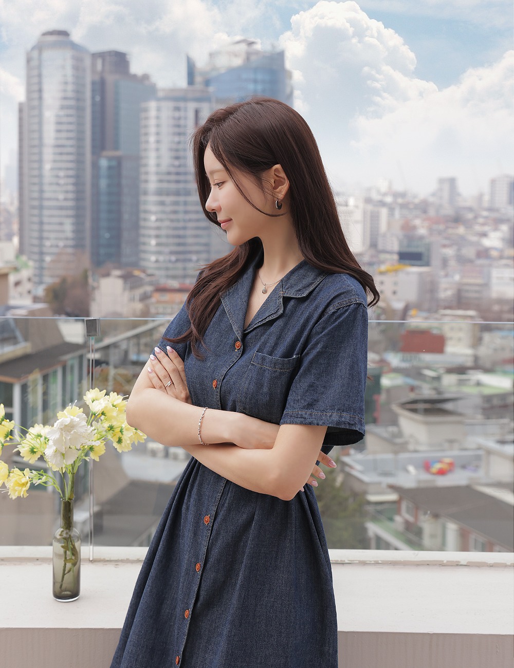 精緻翻領開衩牛仔洋裝,KOREA,365104,精緻翻領開衩牛仔洋裝,周新品優惠,NEWARRIVAL