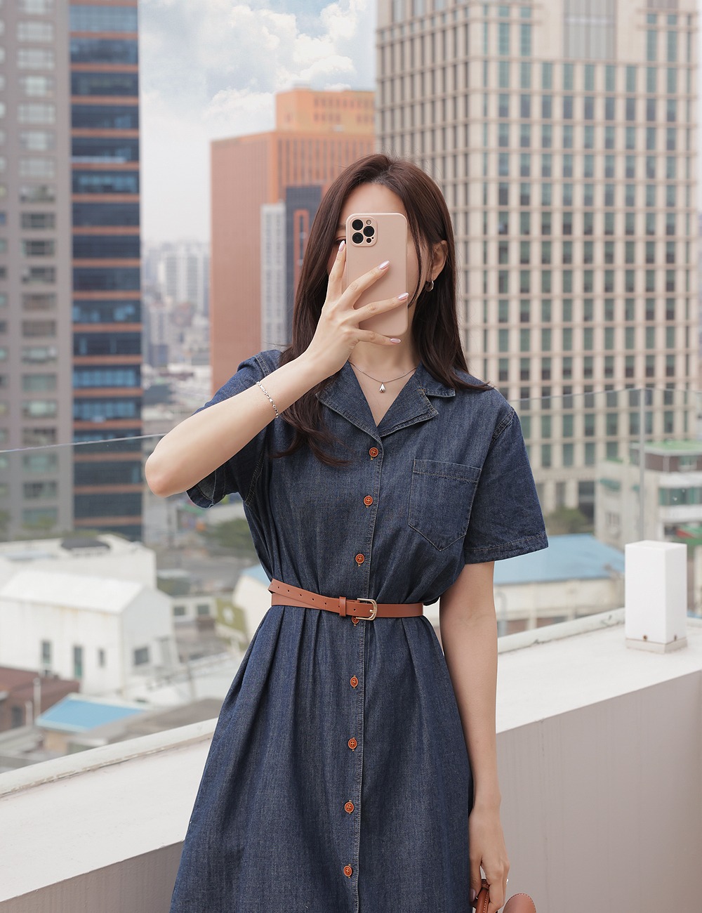 精緻翻領開衩牛仔洋裝,KOREA,365104,精緻翻領開衩牛仔洋裝,周新品優惠,NEWARRIVAL