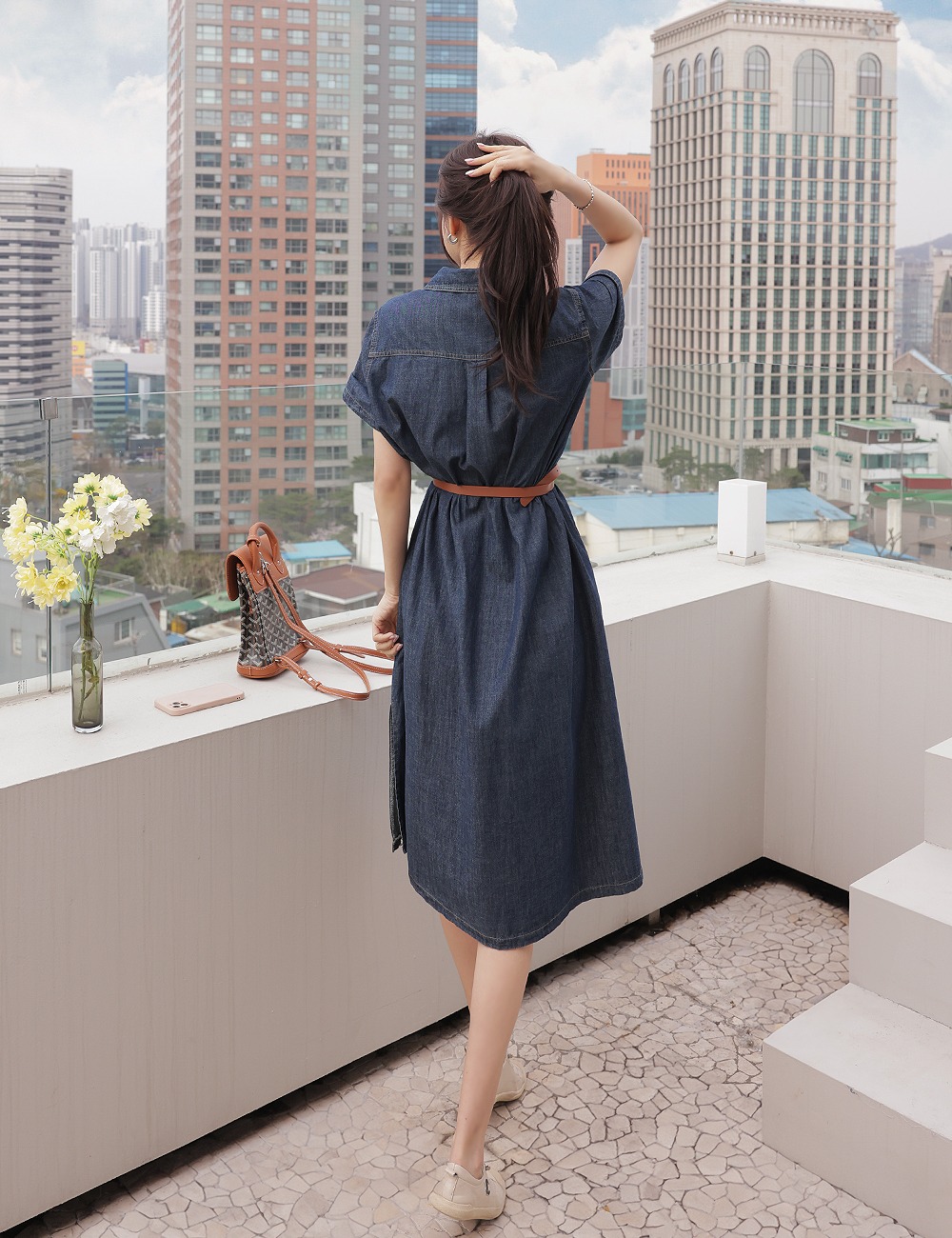 精緻翻領開衩牛仔洋裝,KOREA,365104,精緻翻領開衩牛仔洋裝,周新品優惠,NEWARRIVAL