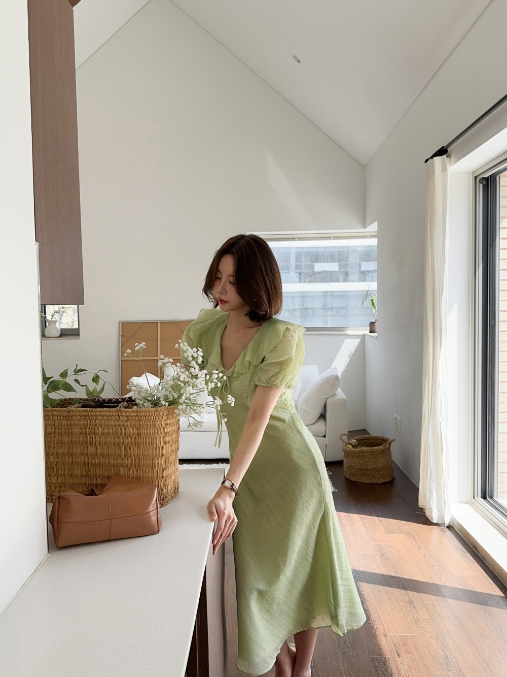 荷葉V領修身長洋裝,KOREA,364911,荷葉V領修身長洋裝,周新品優惠,NEWARRIVAL