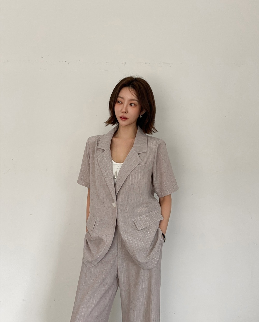 條紋西裝感寬褲套裝,KOREA,365100,條紋西裝感寬褲套裝,周新品優惠,NEWARRIVAL