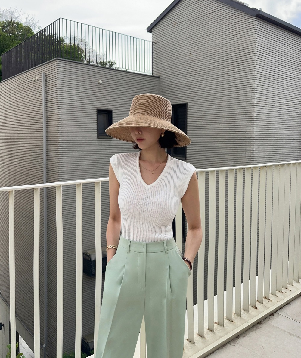 V領羅紋修身針織上衣,KOREA,368931,V領羅紋修身針織上衣,周新品優惠,NEWARRIVAL