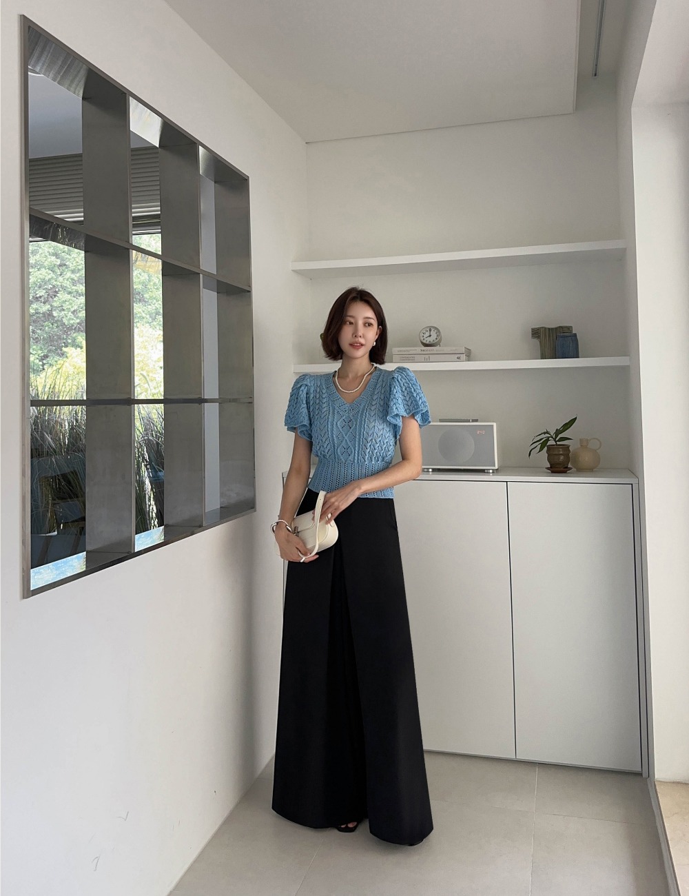 優雅蓬袖鏤空針織上衣,KOREA,370462,優雅蓬袖鏤空針織上衣,領500,999免運