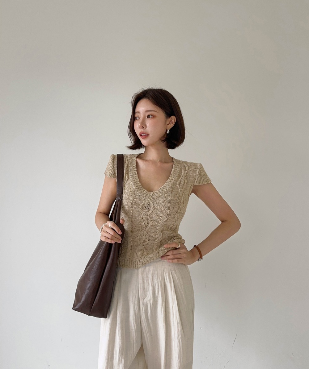 羅紋V領修身針織上衣,KOREA,370849,羅紋V領修身針織上衣,周新品優惠,NEWARRIVAL