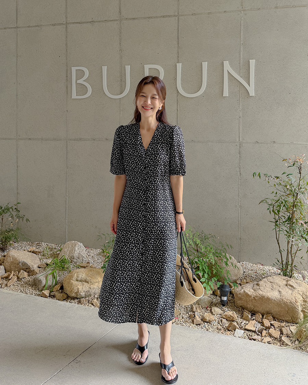 精緻花卉印花V領洋裝,KOREA,372018,精緻花卉印花V領洋裝,周新品優惠,NEWARRIVAL