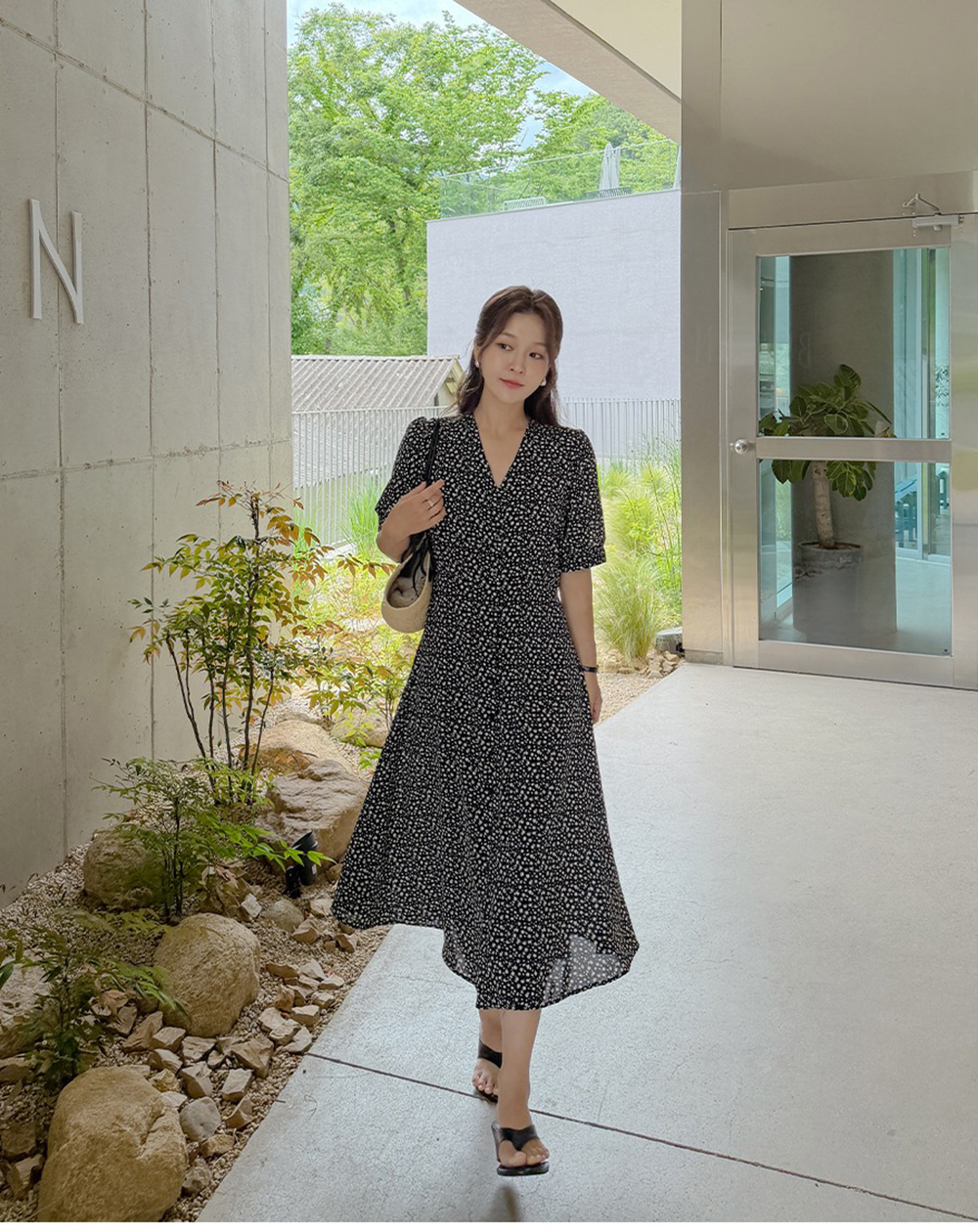 精緻花卉印花V領洋裝,KOREA,372018,精緻花卉印花V領洋裝,周新品優惠,NEWARRIVAL