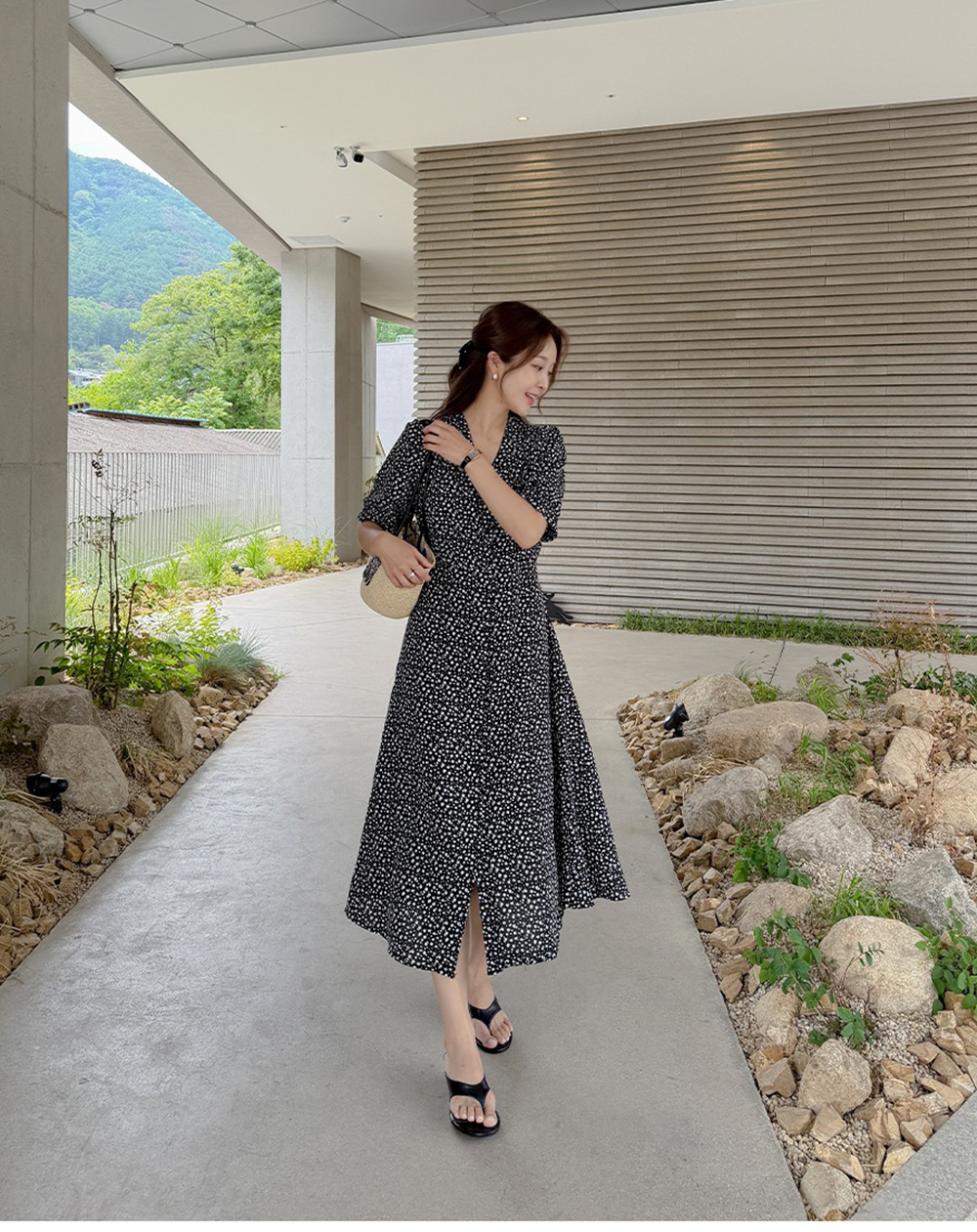 精緻花卉印花V領洋裝,KOREA,372018,精緻花卉印花V領洋裝,周新品優惠,NEWARRIVAL