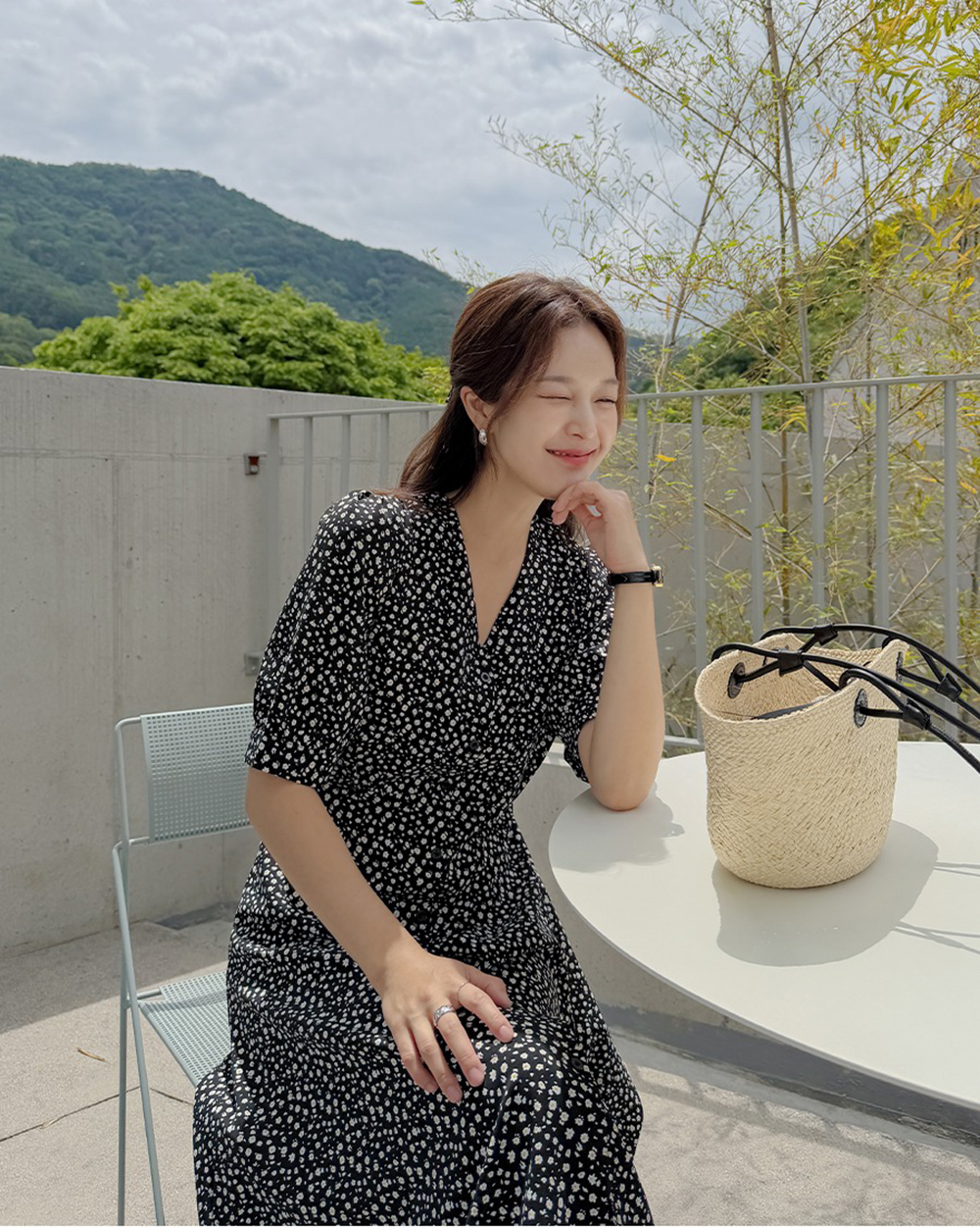 精緻花卉印花V領洋裝,KOREA,372018,精緻花卉印花V領洋裝,周新品優惠,NEWARRIVAL