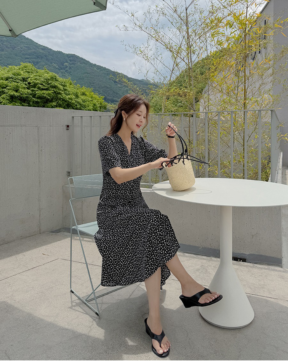 精緻花卉印花V領洋裝,KOREA,372018,精緻花卉印花V領洋裝,周新品優惠,NEWARRIVAL