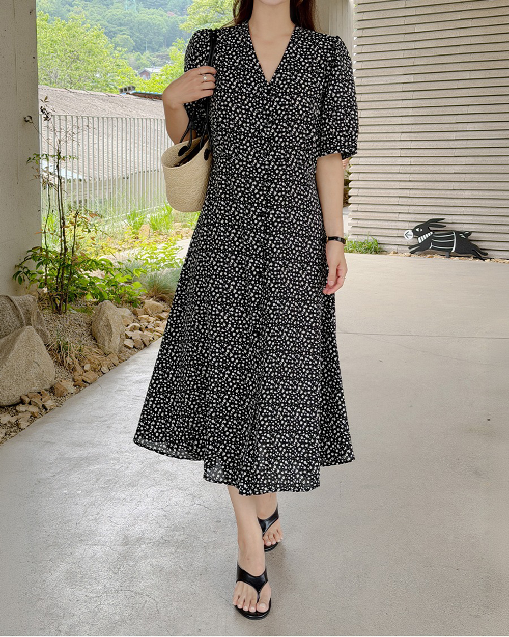 精緻花卉印花V領洋裝,KOREA,372018,精緻花卉印花V領洋裝,周新品優惠,NEWARRIVAL
