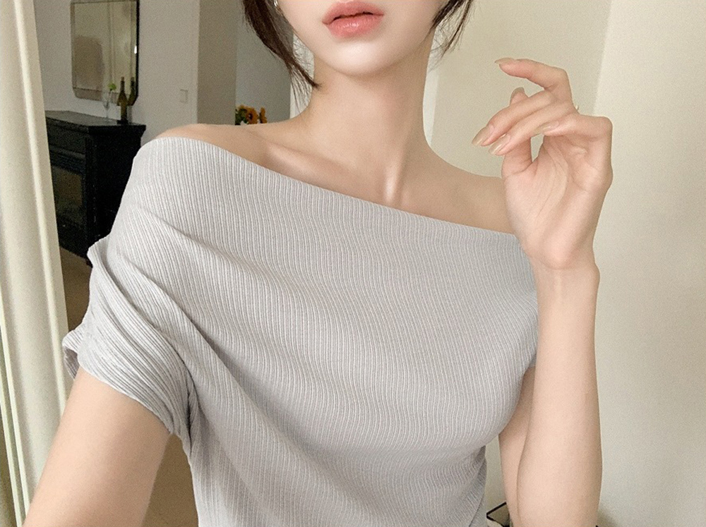不對稱露肩羅紋上衣,KOREA,372862,不對稱露肩羅紋上衣,周新品優惠,NEWARRIVAL