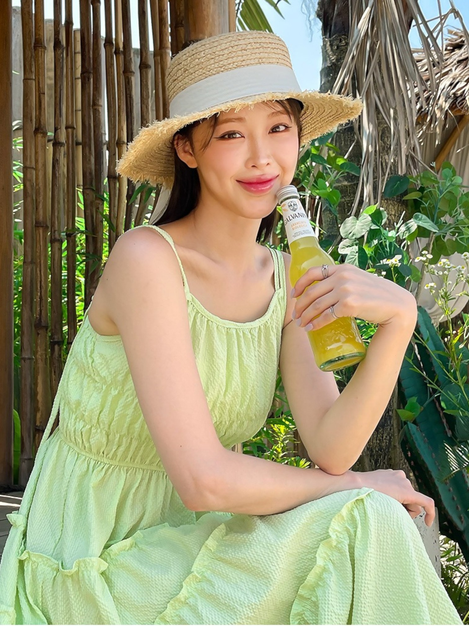 純色度假飄逸修身洋裝,Korea,377104,純色度假飄逸修身洋裝,領500,999免運