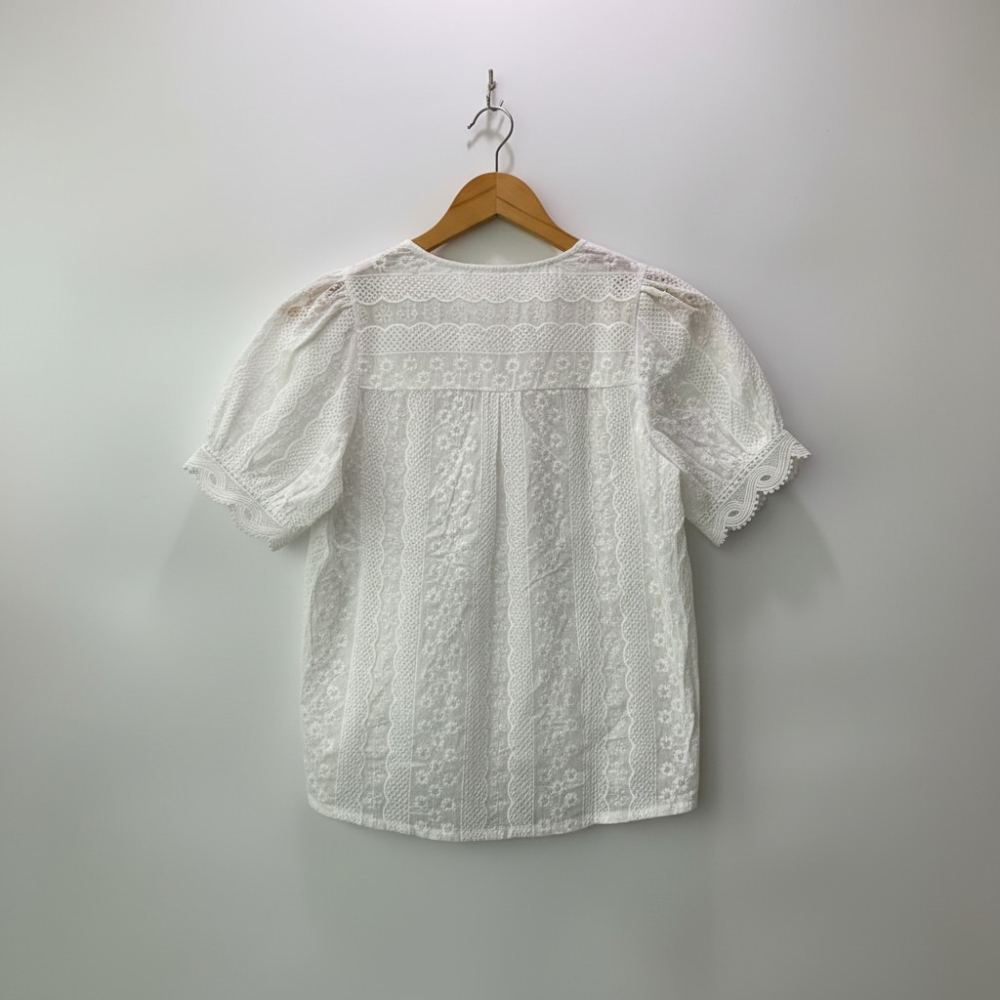 巴洛克風刺繡蕾絲襯衫,Korea,379665,巴洛克風刺繡蕾絲襯衫,領500,999免運