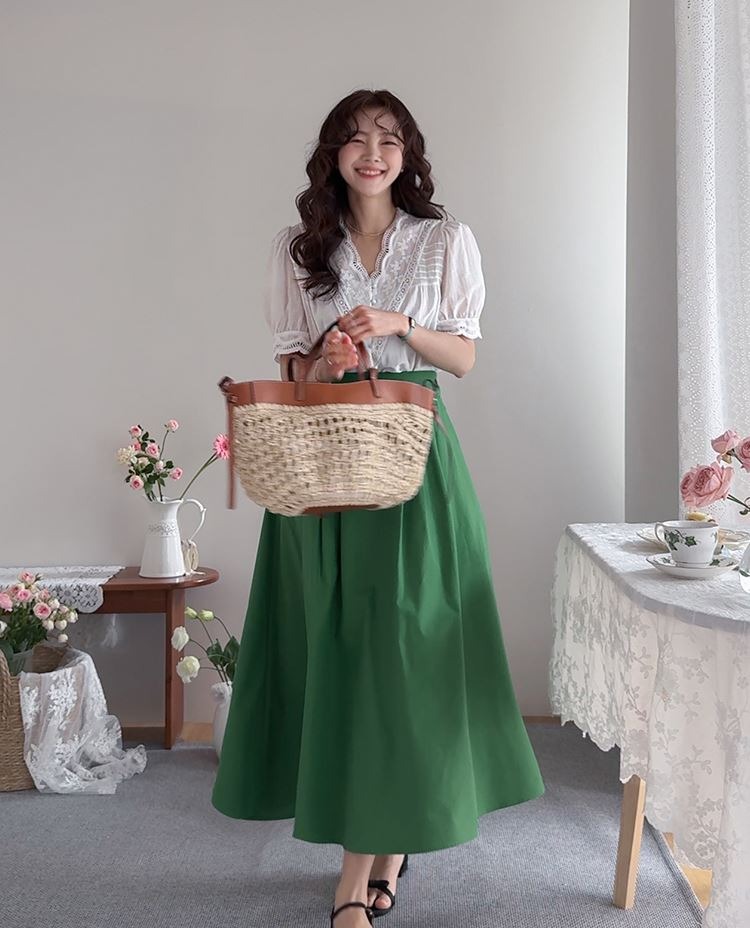 浪漫蕾絲裝飾V領襯衫,KOREA,381510,浪漫蕾絲裝飾V領襯衫,領500,999免運
