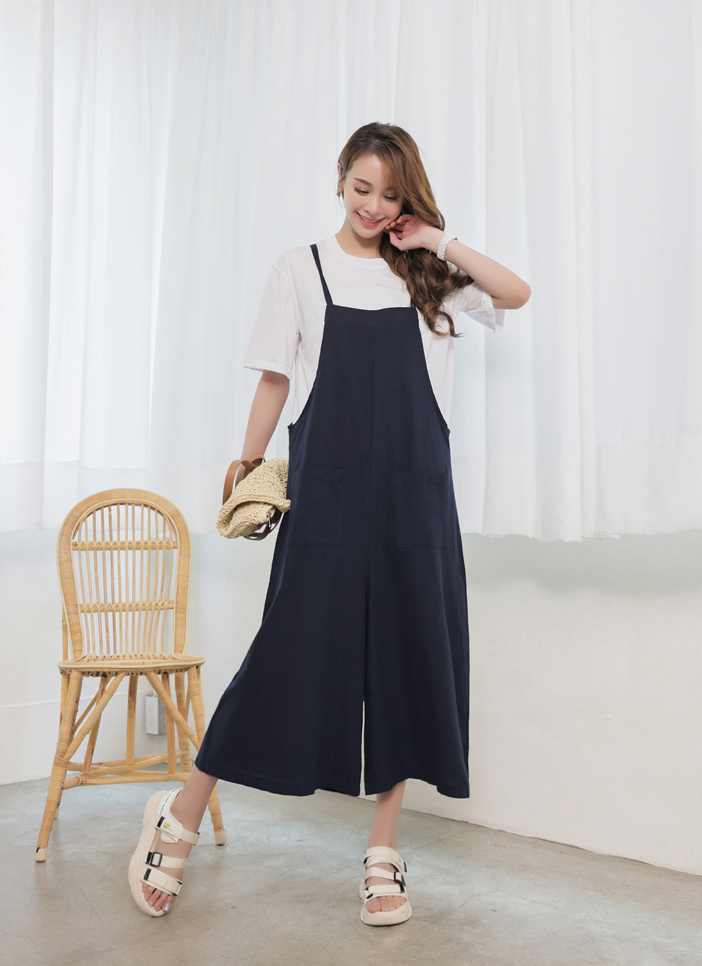 假日休閒口袋控吊帶寬褲