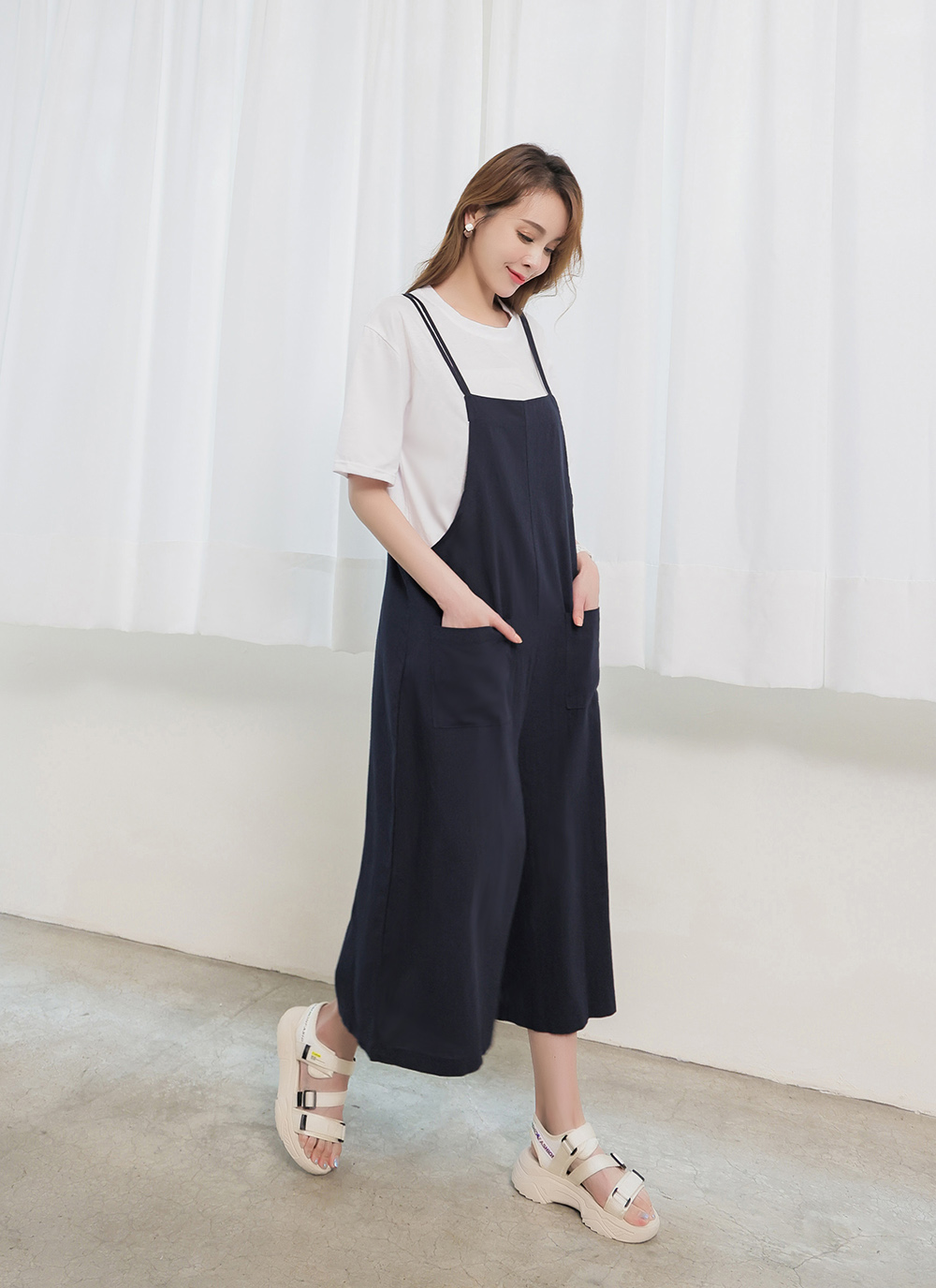 假日休閒口袋控吊帶寬褲