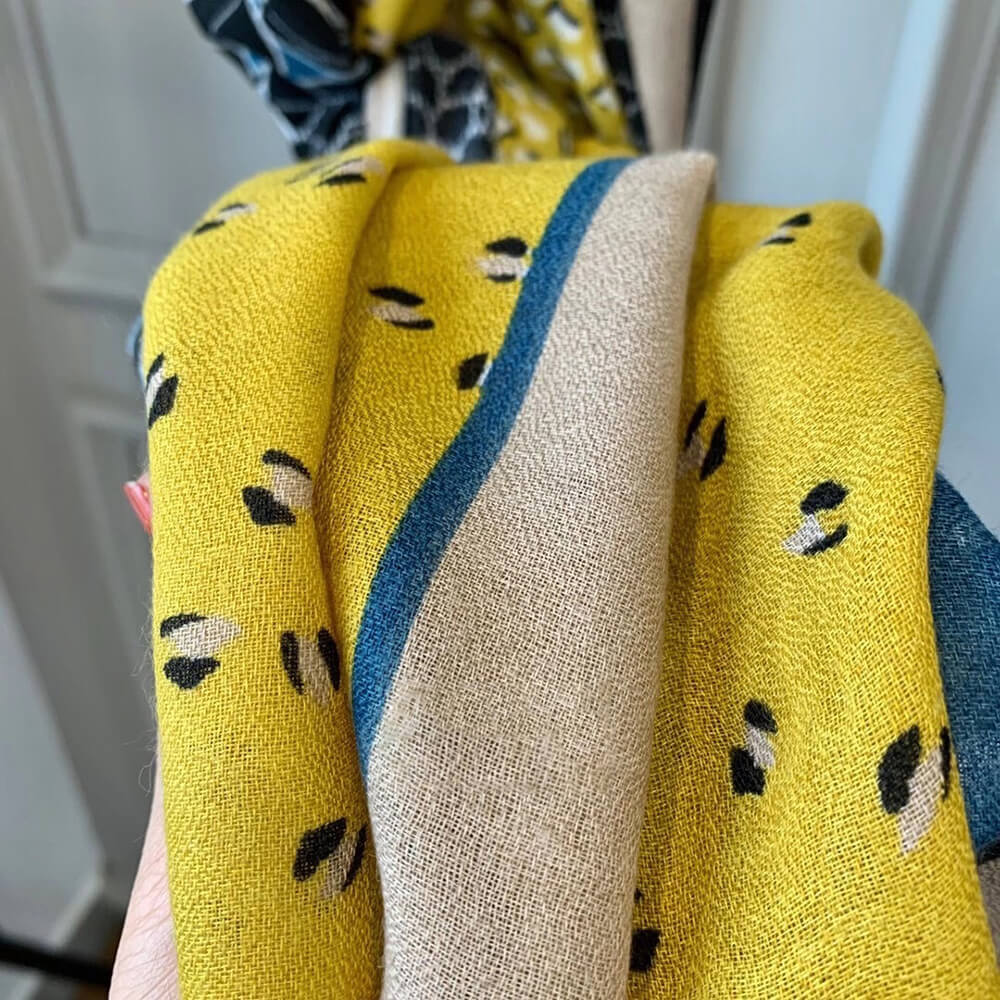 文青復古感柔軟絲巾