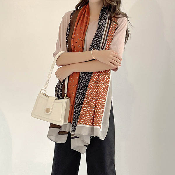 文青復古感柔軟絲巾