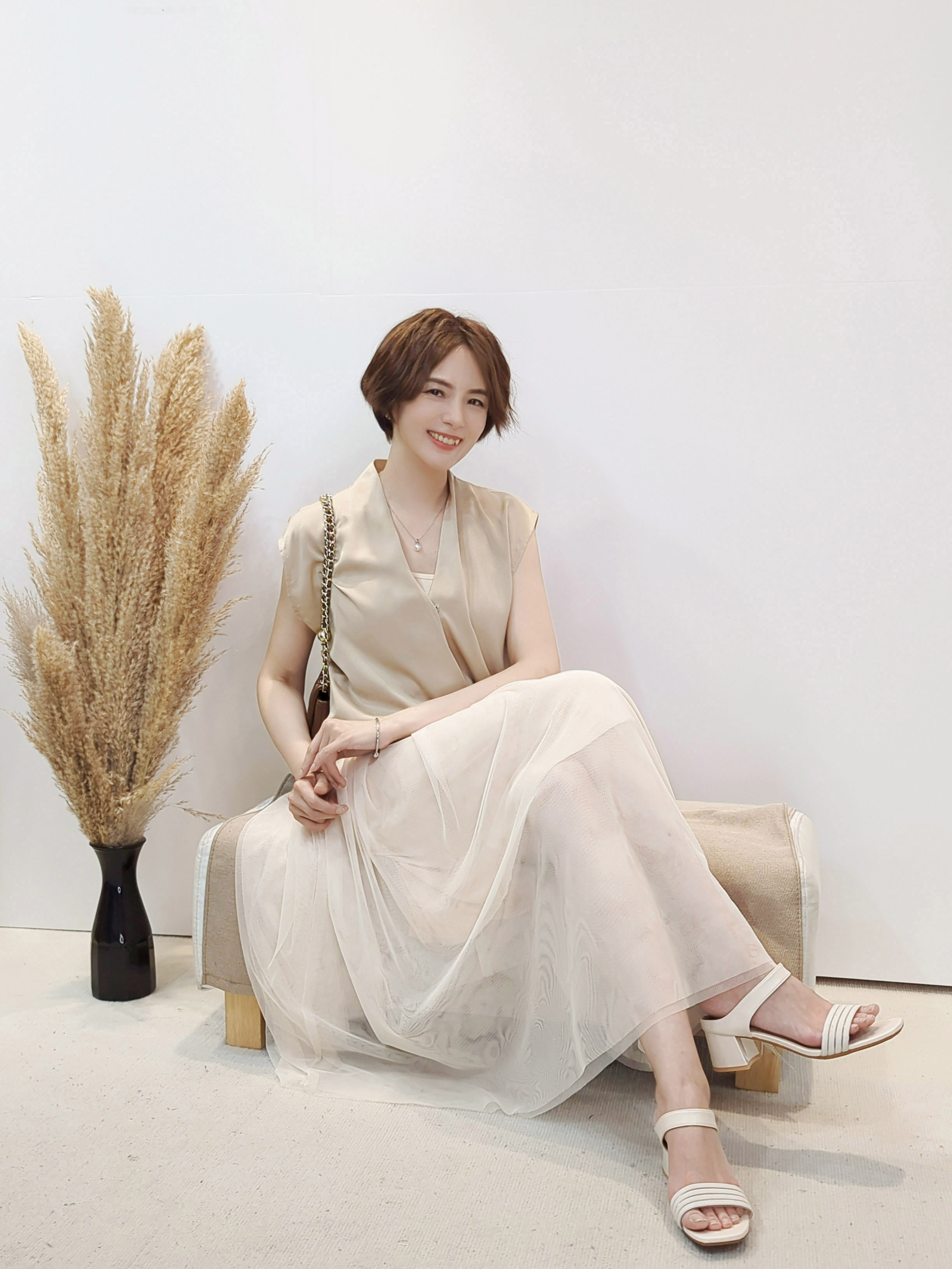 不完美-俐落時尚簡約質感V領上衣