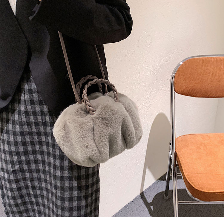 浪漫法式名媛款甜美毛茸包