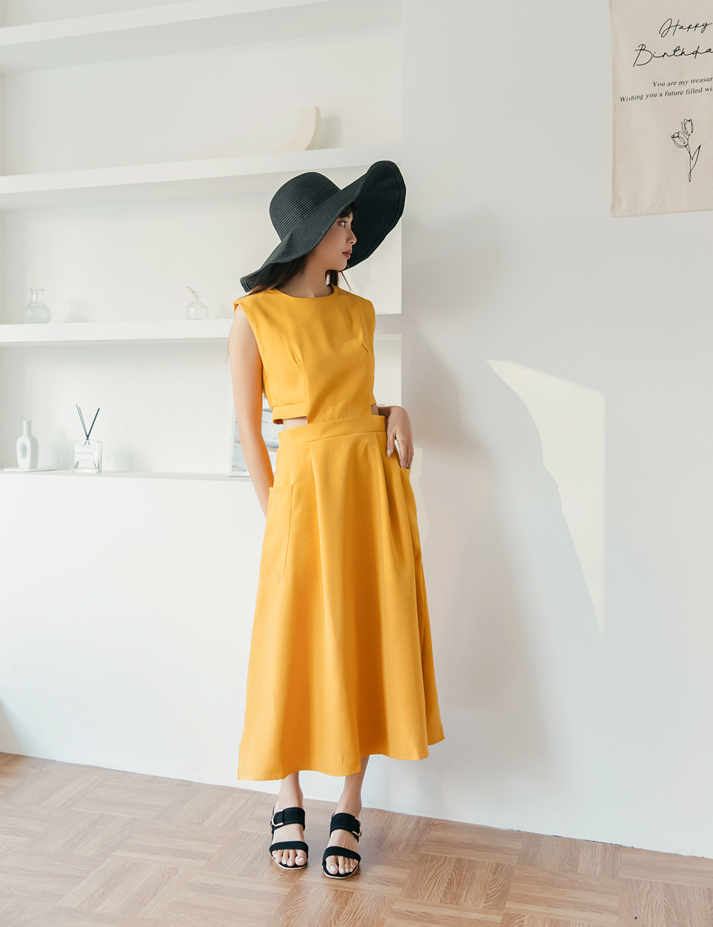 時尚個性小心機露腰洋裝