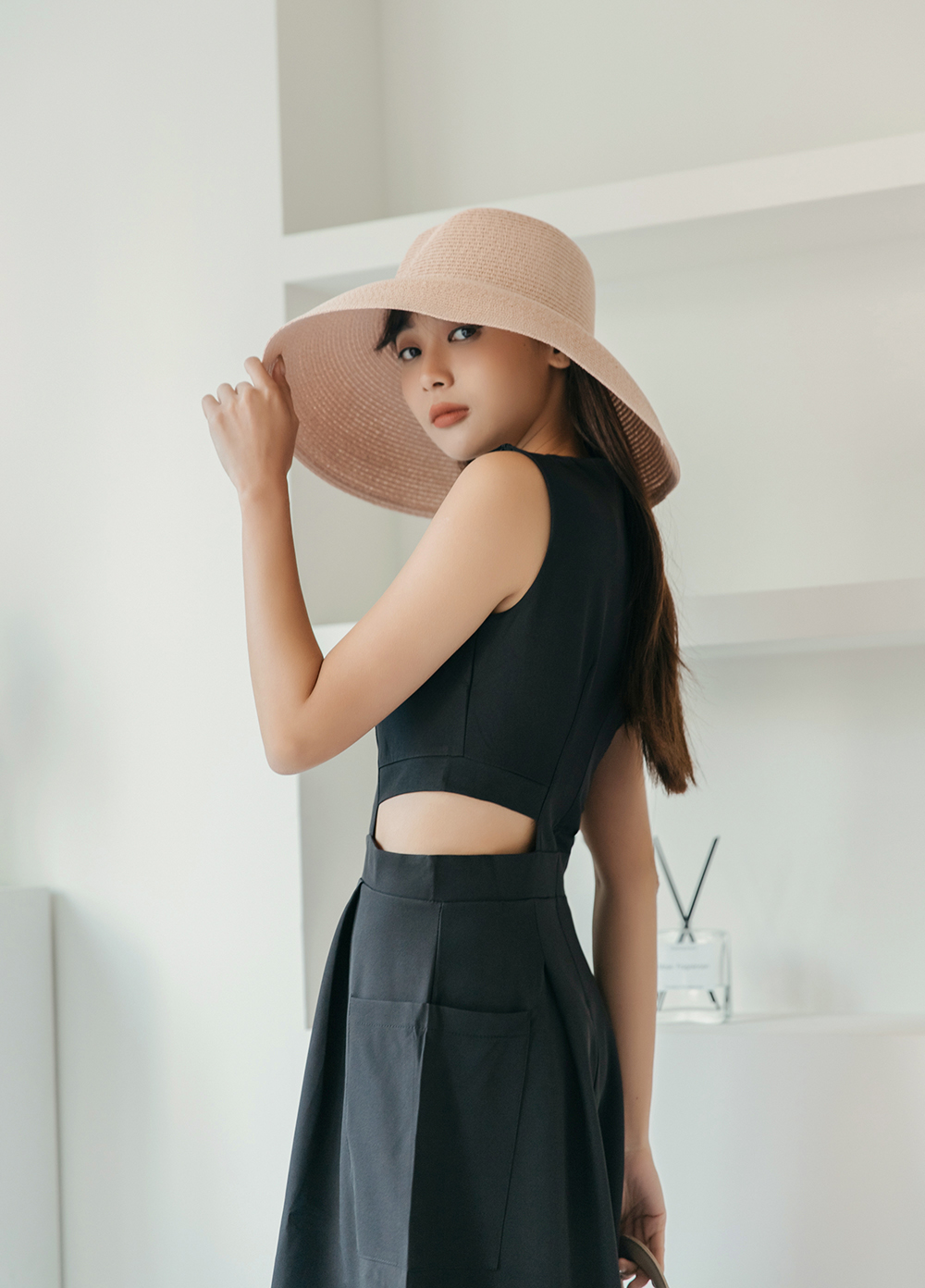 時尚個性小心機露腰洋裝