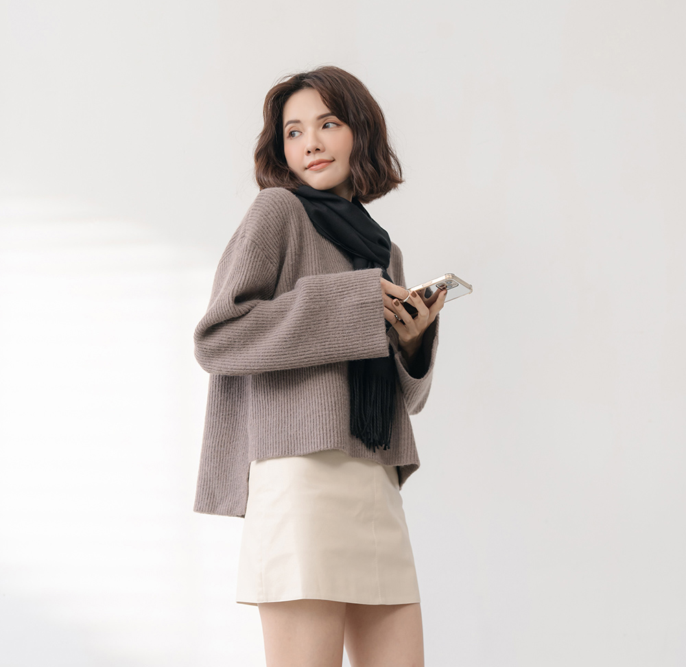 簡約素色前短後長長袖毛衣