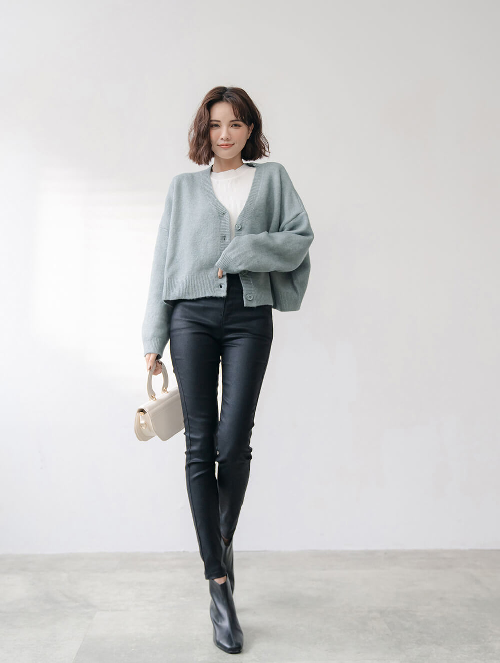 休閒寬鬆短版純色開襟外套