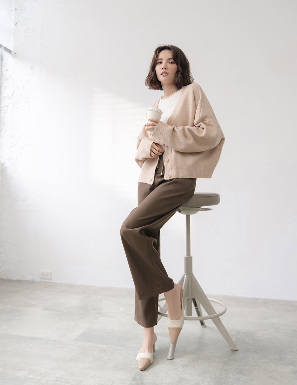 休閒寬鬆短版純色開襟外套