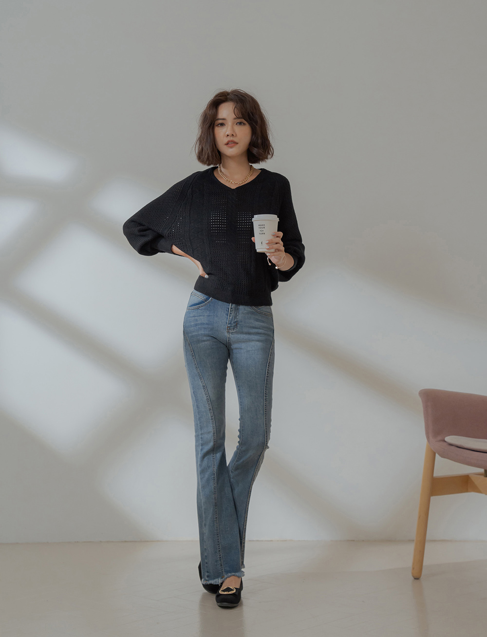 經典鏤空V領燈籠袖針織上衣