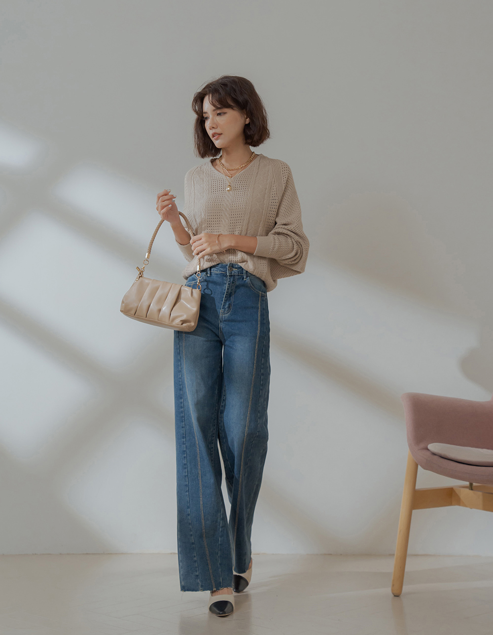 經典鏤空V領燈籠袖針織上衣