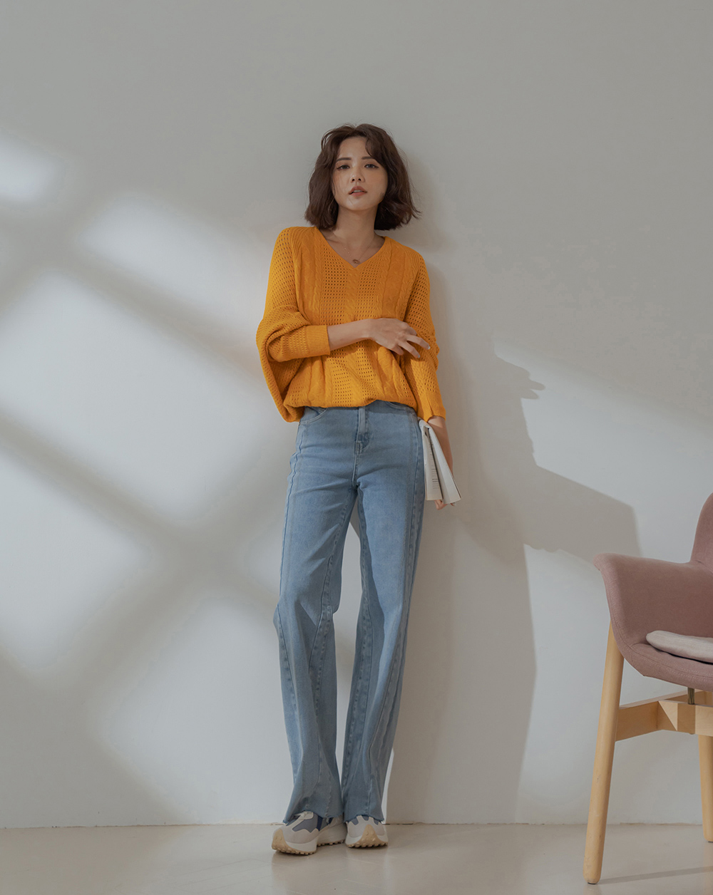 經典鏤空V領燈籠袖針織上衣
