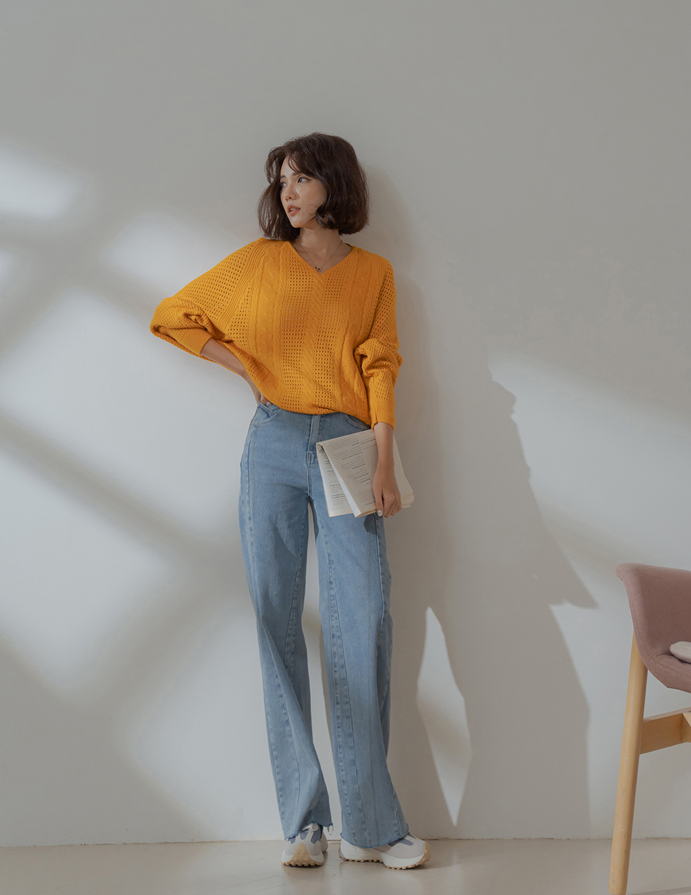 經典鏤空V領燈籠袖針織上衣