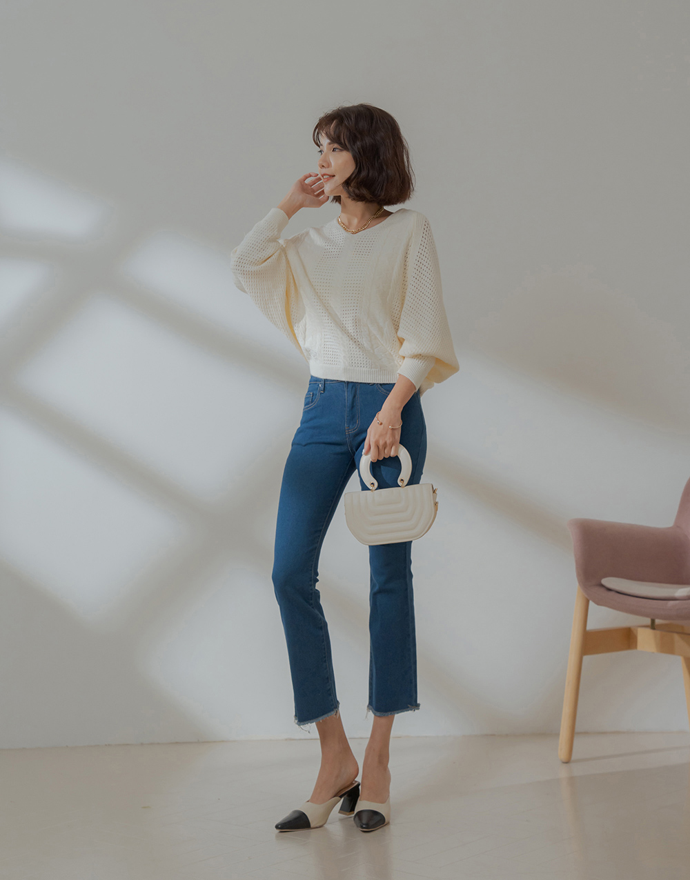 經典鏤空V領燈籠袖針織上衣