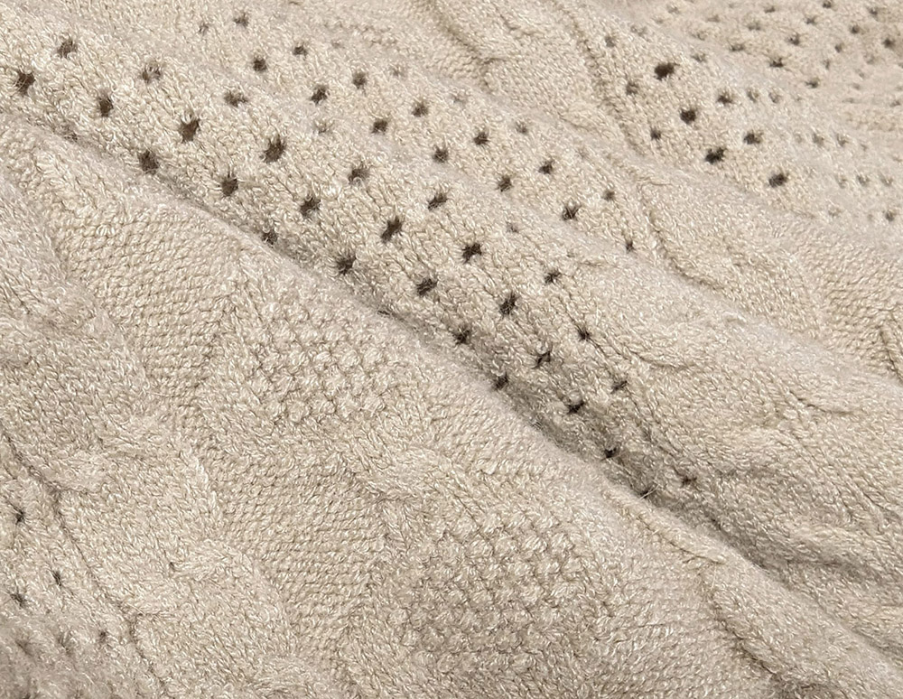 經典鏤空V領燈籠袖針織上衣