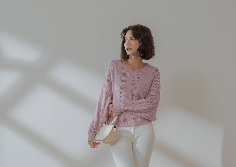 經典鏤空V領燈籠袖針織上衣