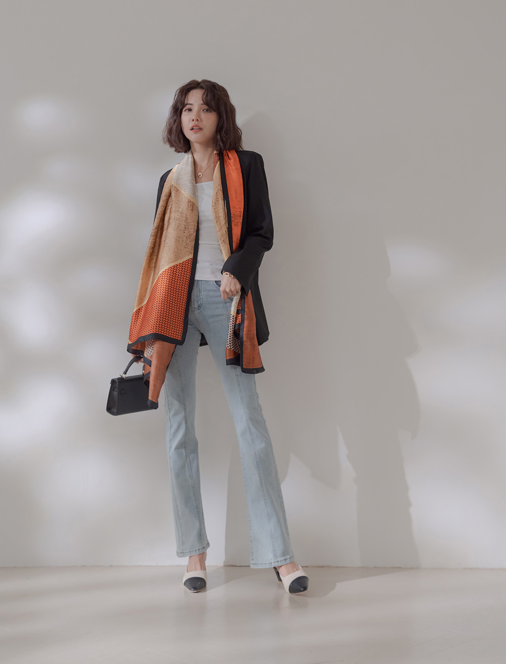 正面壓線修身小喇叭牛仔褲